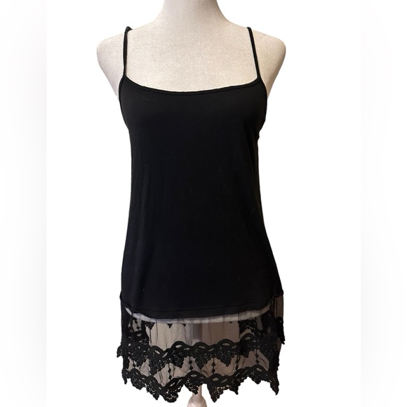 Origami Owl Tops - Women’s black lace knit tank. Medium.